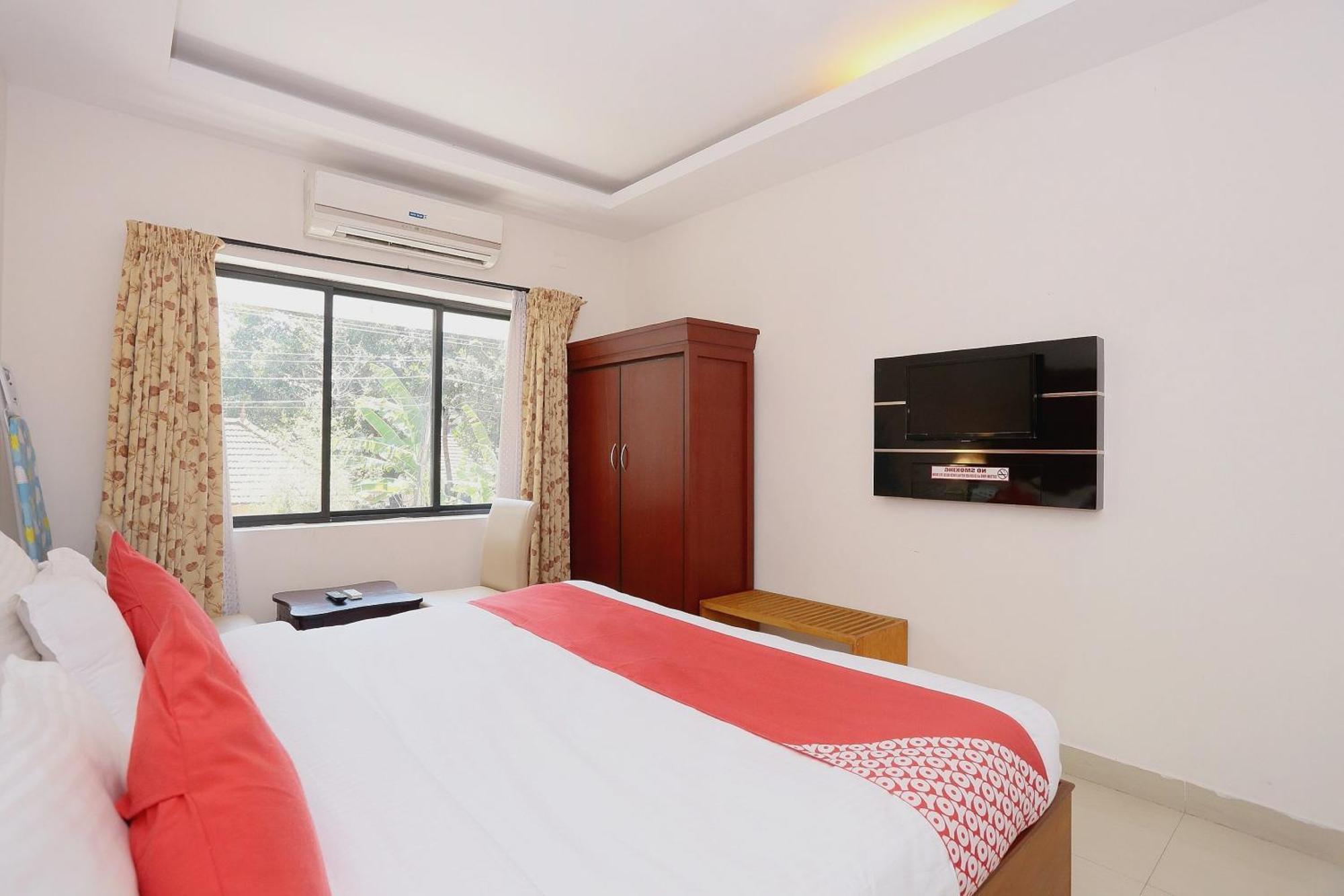 Super Townhouse Dona Castle Hotel Kollam Luaran gambar