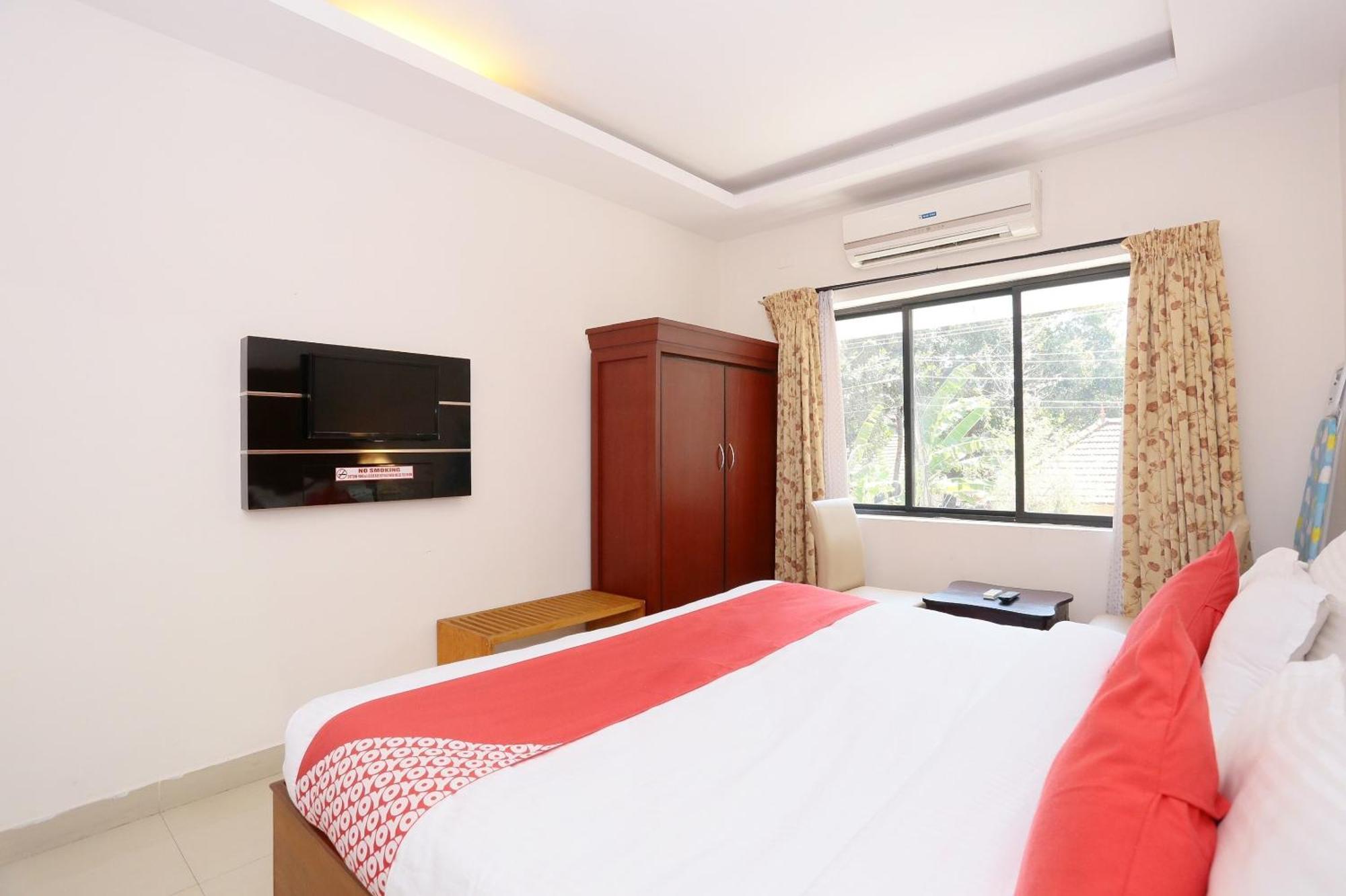 Super Townhouse Dona Castle Hotel Kollam Luaran gambar
