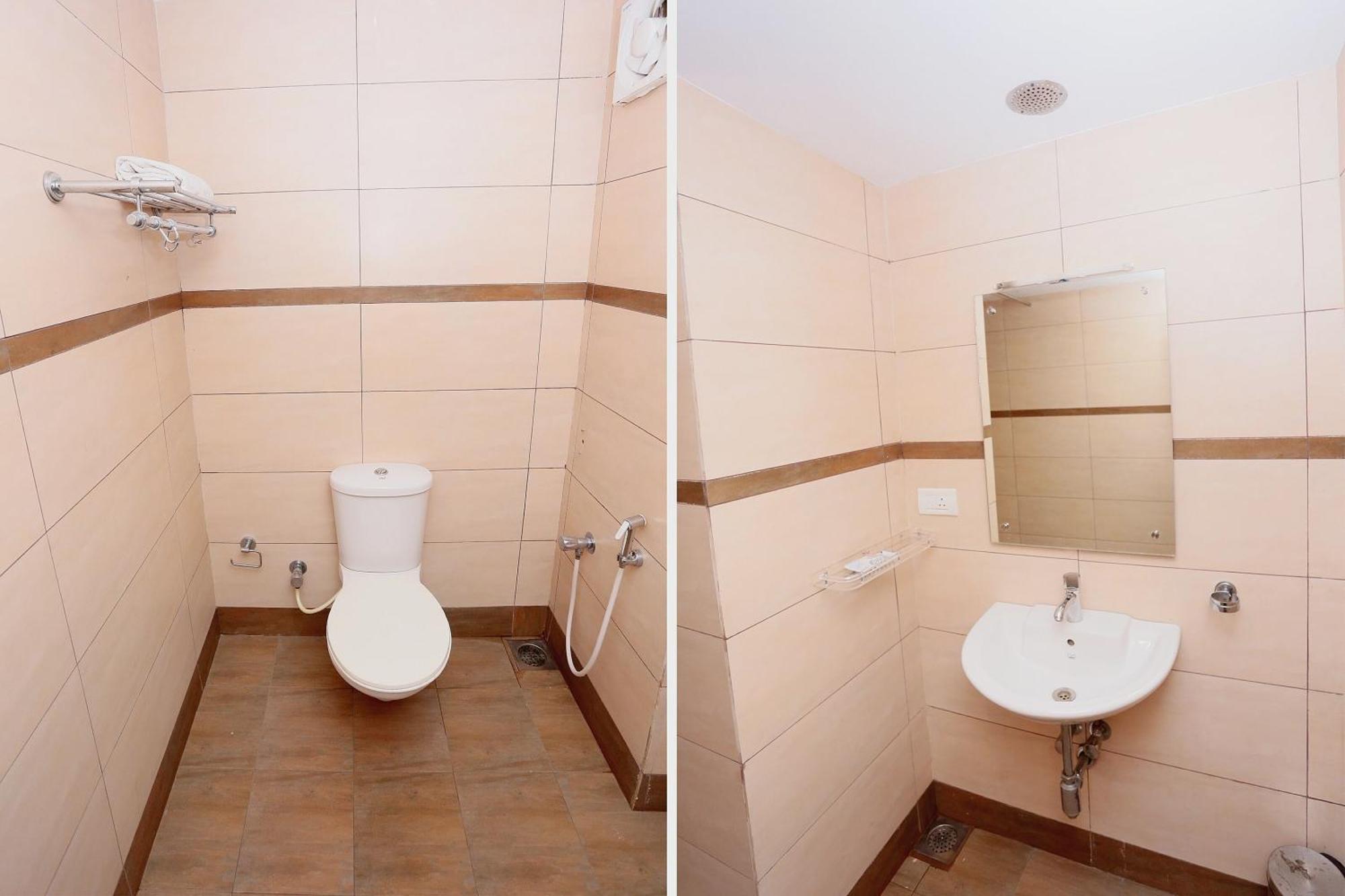 Super Townhouse Dona Castle Hotel Kollam Luaran gambar