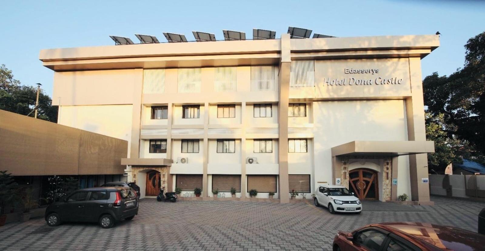 Super Townhouse Dona Castle Hotel Kollam Luaran gambar